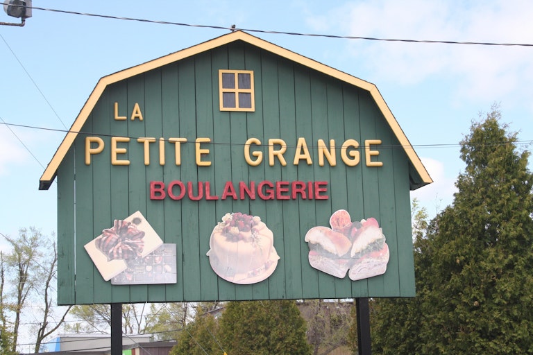 La petite grange Affiche exterieure photo aebhs 30 mai 2023