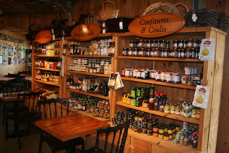 La petite grange interieur boutique photo aebhs 30 mai 2023