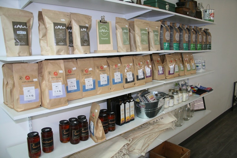 Le Sacre Pain cafe Emma Celeste Miel photo AEBHS dec2022