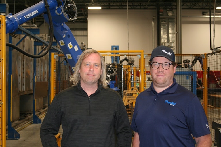 Proslat Ross Wade VP Finance et Olivier Lapare representant photo AEBHS 2023