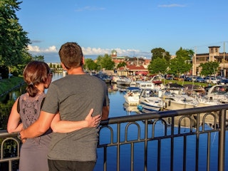 4 vieux canal couple passerelle Marc Loiselle