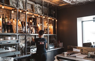 Bistro cafe delices bar decor 1024x662