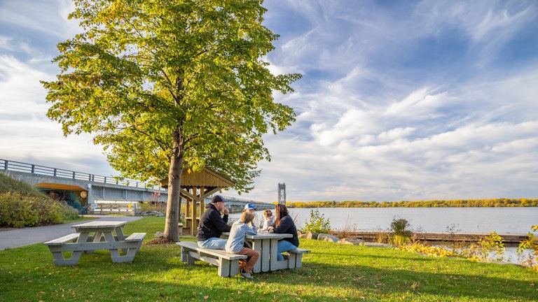 Parc regional BHS Halte des Villages Credit Deny Cardinal 3