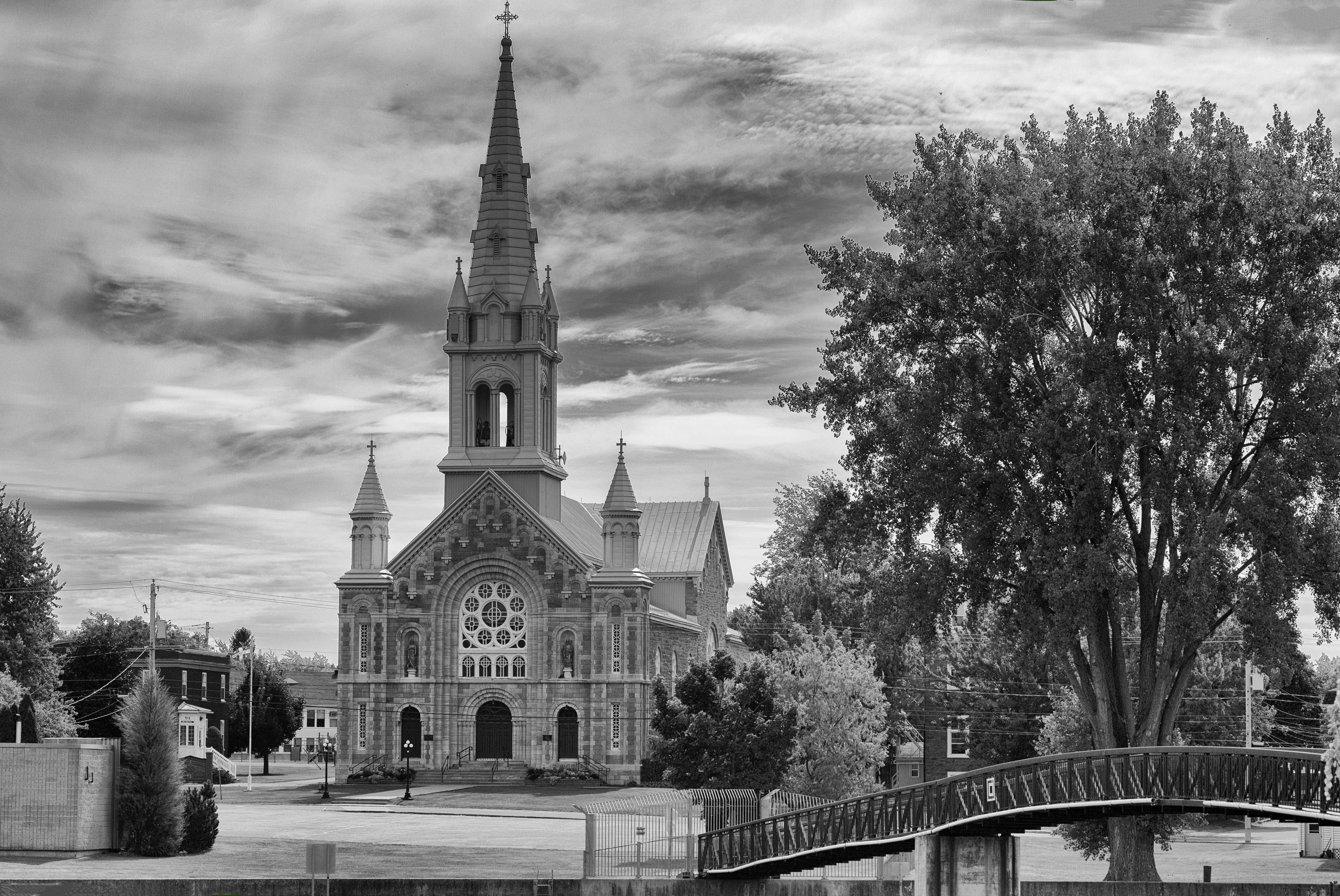 9 2015 Michel Besner Regard sur le passe Eglise St Timohtee SDV