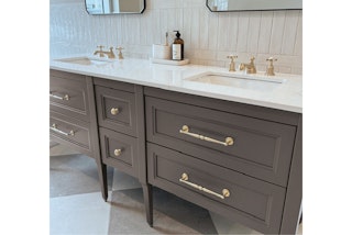 PGL Stiletto laque sur mesure Q TRA RGB int1