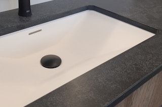 Quartz countertop